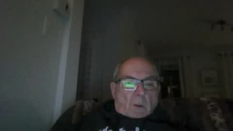 bernard1102 online show from September 17, 2025, 12:12 am