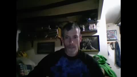 bernichaoss77 online show from February 19, 2025, 2:44 am