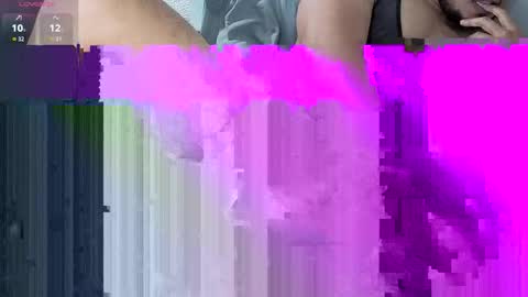 Snapshot of berriess_ chatting on February 25, 2026, 3:43 pm berriess_ online show from February 25, 2026, 3:43 pm