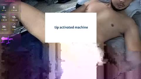 Snapshot of berriess_ chatting on March 11, 2026, 12:22 pm berriess_ online show from March 11, 2026, 12:22 pm