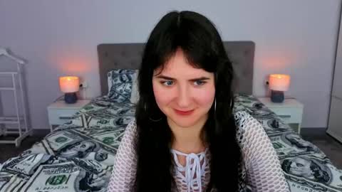 Violette online show from May 8, 2026, 10:04 pm