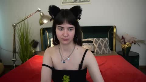 Violette online show from May 16, 2026, 6:21 am