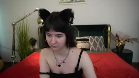Violette online show from May 16, 2026, 6:32 am