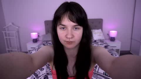 Violette online show from May 25, 2026, 1:06 pm