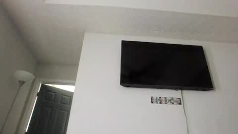 ToxicPipe757 online show from November 10, 2025, 1:54 pm