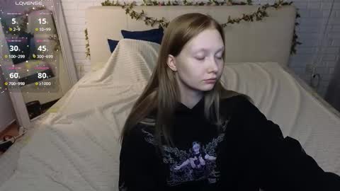 Snapshot of best_trip chatting on February 3, 2026, 2:53 am Danny and Kira online show from February 3, 2026, 2:53 am