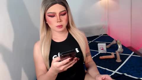 bestgirljulia online show from November 24, 2025, 2:00 am