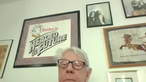 Snapshot of bestshot1951 chatting on December 22, 2025, 1:30 pm bestshot1951 online show from December 22, 2025, 1:30 pm