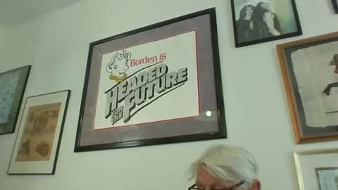 Snapshot of bestshot1951 chatting on January 12, 2026, 3:39 pm bestshot1951 online show from January 12, 2026, 3:39 pm