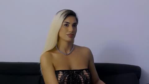 Snapshot of bethierusse chatting on October 13, 2025, 4:34 am bethierusse online show from October 13, 2025, 4:34 am