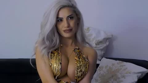 Snapshot of bethierusse chatting on December 18, 2025, 5:24 am bethierusse online show from December 18, 2025, 5:24 am