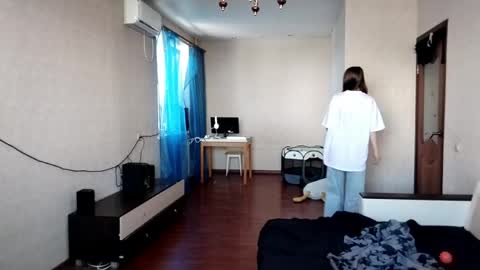 Leila online show from June 4, 2026, 11:27 am