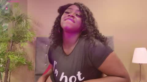 Snapshot of betsybennet chatting on October 28, 2025, 10:01 pm BETSY online show from October 28, 2025, 10:01 pm