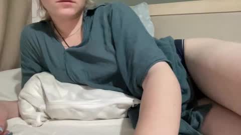 Bette online show from November 3, 2025, 10:10 pm