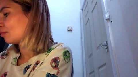 betty199175798 online show from October 18, 2025, 10:10 pm