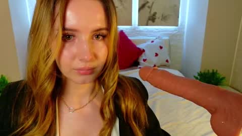 Snapshot of bettyrouse chatting on February 17, 2026, 8:37 pm Betty online show from February 17, 2026, 8:37 pm