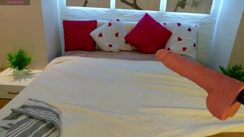 Snapshot of bettyrouse chatting on February 20, 2026, 8:09 pm Betty online show from February 20, 2026, 8:09 pm