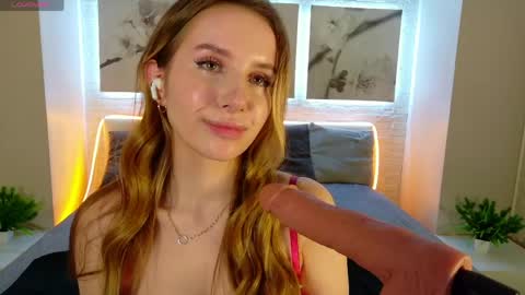 Snapshot of bettyrouse chatting on April 7, 2026, 9:04 pm Betty online show from April 7, 2026, 9:04 pm