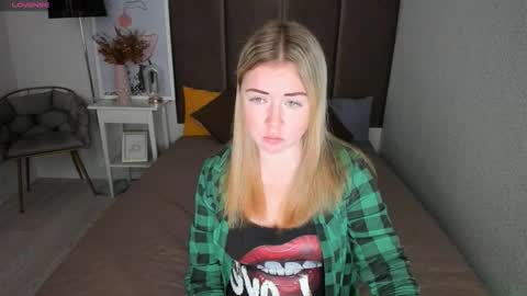 Mila Sweet online show from November 24, 2025, 4:45 am