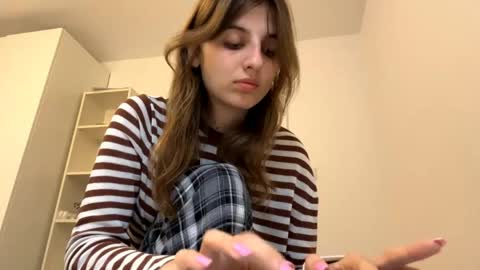 Snapshot of beulahweikert chatting on May 12, 2026, 5:43 pm Lina online show from May 12, 2026, 5:43 pm