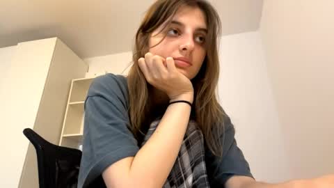 Snapshot of beulahweikert chatting on May 25, 2026, 5:41 pm Lina online show from May 25, 2026, 5:41 pm