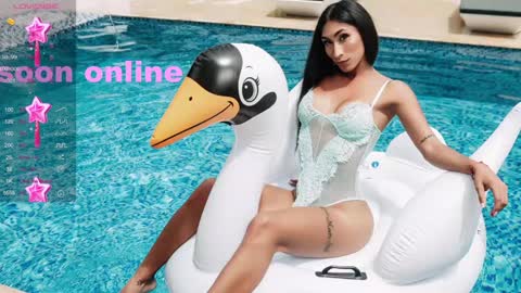 Snapshot of beuty_goddes777 chatting on December 17, 2024, 12:11 pm Nicolle Aviles online show from December 17, 2024, 12:11 pm