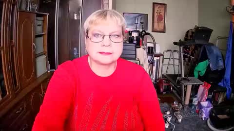 BeverlyQCynia online show from November 7, 2025, 11:10 am