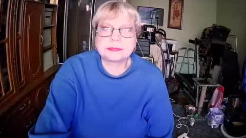 BeverlyQCynia online show from November 21, 2025, 1:43 pm