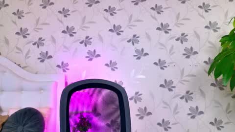 Eva online show from September 12, 2025, 7:19 am