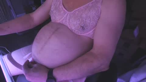 Snapshot of bi_chubby_sub61 chatting on December 15, 2024, 8:08 am Redmoon online show from December 15, 2024, 8:08 am