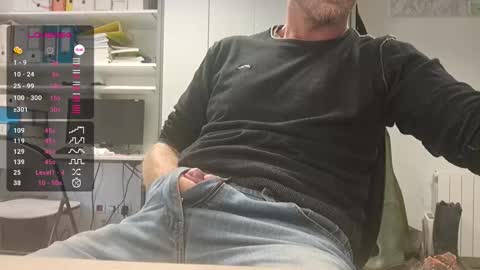Snapshot of bi_french69 chatting on October 8, 2025, 7:50 am My name is David and if you like public exhibitions you wont be disappointed with me LoL - My favorite vibes is 44 online show from October 8, 2025, 7:50 am