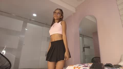 Snapshot of biancaa__18 chatting on December 17, 2025, 7:42 pm biancaa__18 online show from December 17, 2025, 7:42 pm