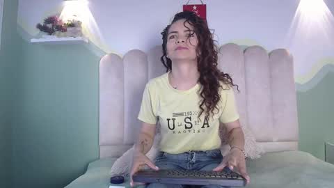 Snapshot of biancaluxx1 chatting on December 22, 2025, 11:51 am Bianca online show from December 22, 2025, 11:51 am