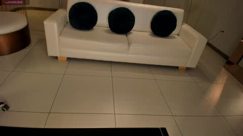 Snapshot of biancapierce_ chatting on December 26, 2024, 11:43 am Bianca Pierce online show from December 26, 2024, 11:43 am