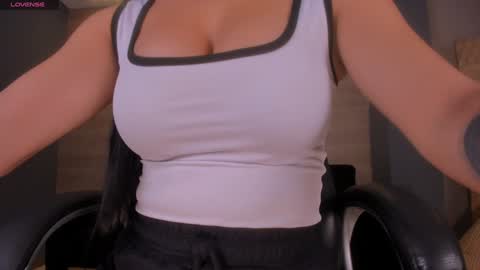 Snapshot of biancapierce_ chatting on January 17, 2025, 11:49 am Bianca Pierce online show from January 17, 2025, 11:49 am
