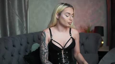  Bianka  online show from August 7, 2026, 3:25 pm