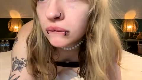 Snapshot of bibaby_ellie_ chatting on February 15, 2026, 7:54 pm Ellie online show from February 15, 2026, 7:54 pm