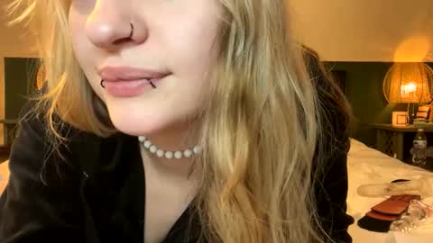 Snapshot of bibaby_ellie_ chatting on March 4, 2026, 1:11 am Ellie online show from March 4, 2026, 1:11 am