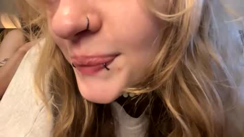 Ellie  online show from March 21, 2026, 6:44 pm