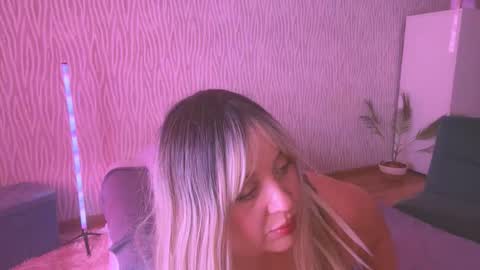 Snapshot of big_ass_blonde chatting on September 18, 2025, 8:27 am Eva online show from September 18, 2025, 8:27 am
