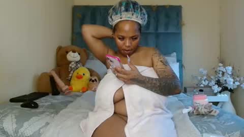 Snapshot of big_melons2001 chatting on October 14, 2025, 12:50 pm big_melons2001 online show from October 14, 2025, 12:50 pm