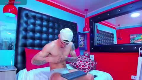 Snapshot of big_valentinhunk7 chatting on February 8, 2026, 2:42 pm big_valentinhunk7 online show from February 8, 2026, 2:42 pm