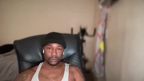 Snapshot of bigbackwoodcali chatting on December 14, 2024, 9:35 pm bigbackwoodcali online show from December 14, 2024, 9:35 pm