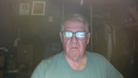 Snapshot of bigbeerdrinker1 chatting on April 26, 2026, 4:21 am bigbeerdrinker online show from April 26, 2026, 4:21 am