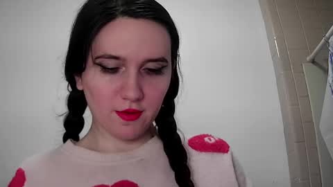Isabella online show from January 4, 2025, 10:55 pm
