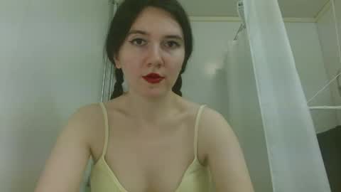 Isabella online show from April 2, 2026, 3:48 am