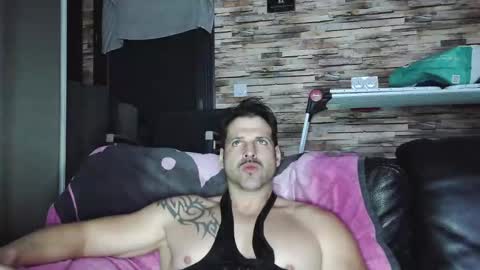 Snapshot of bigboyband chatting on January 9, 2026, 7:04 pm Bigboyband online show from January 9, 2026, 7:04 pm