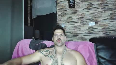 Snapshot of bigboyband chatting on January 19, 2026, 4:22 pm Bigboyband online show from January 19, 2026, 4:22 pm