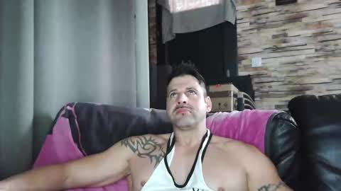 Snapshot of bigboyband chatting on February 1, 2026, 1:31 pm Bigboyband online show from February 1, 2026, 1:31 pm