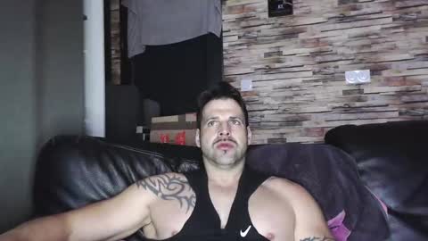 Snapshot of bigboyband chatting on February 14, 2026, 6:48 pm Bigboyband online show from February 14, 2026, 6:48 pm